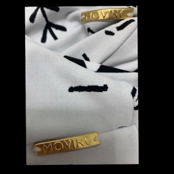 Set - Picture 4 of 4